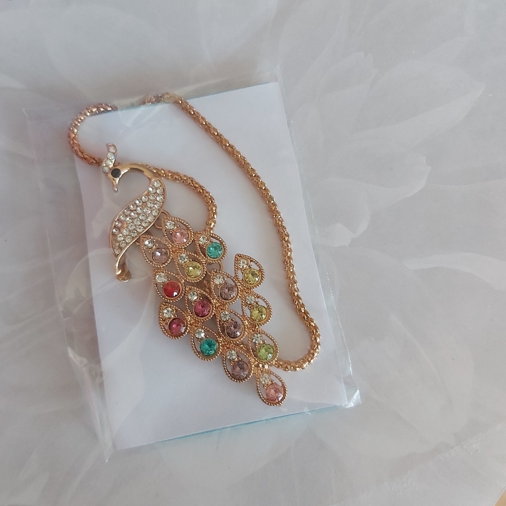 3 for 50$ 🧡Peacock Crystal Gold Necklace